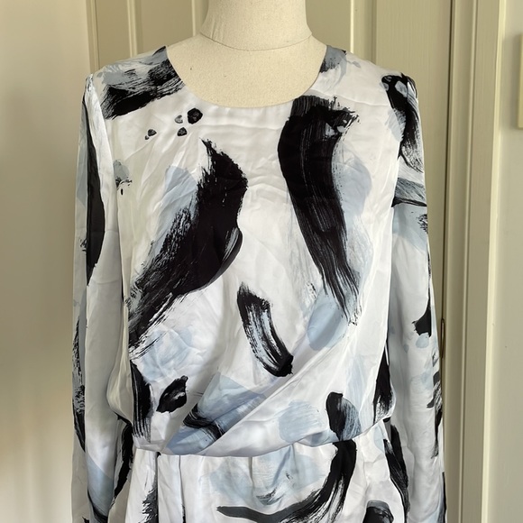 SEDUCE Sz6 blue + black paint splatter slinky top with waist detail - Picture 2 of 10